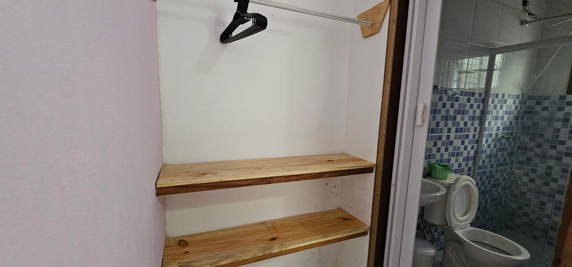 Quarto Triplo com Banheiro Privativo